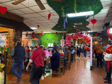 Llenan amor y amistad los restaurantes