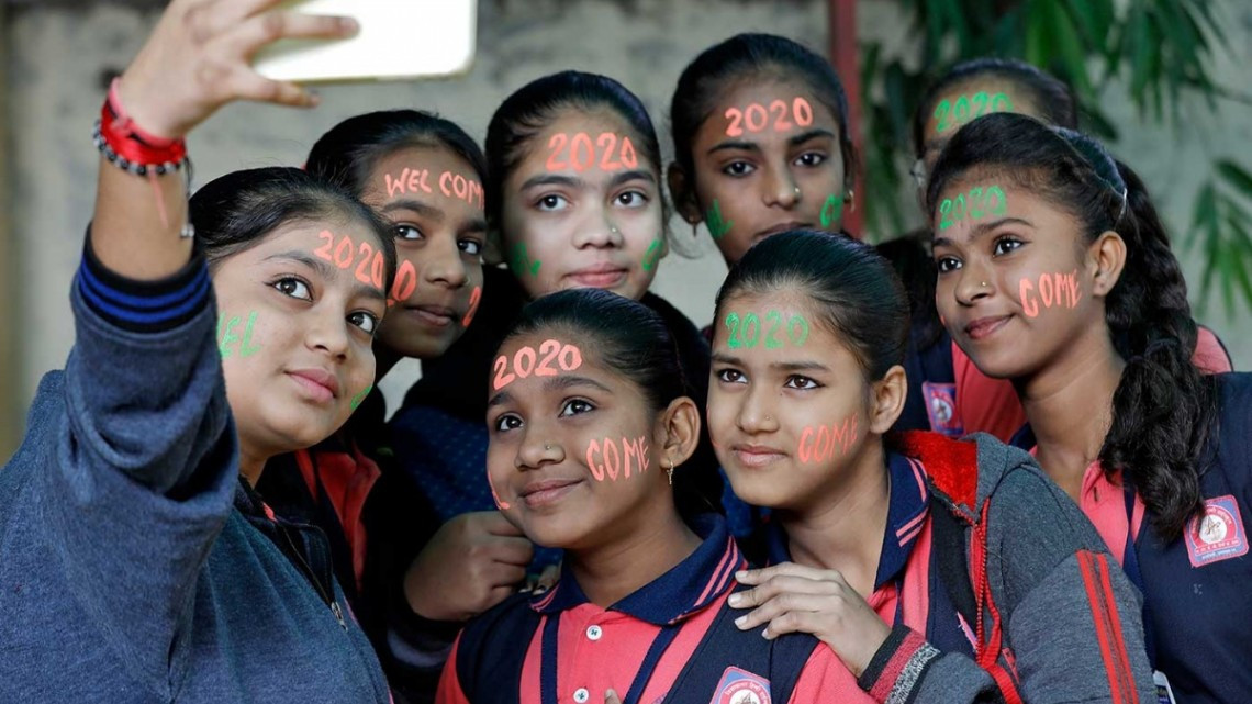 Así comienza el mundo a recibir al 2020