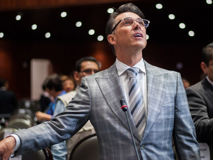 Aseguran que redes sociales de Sergio Mayer fueron hackeadas