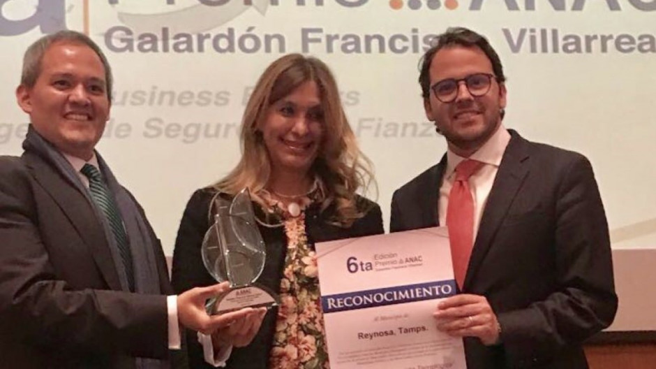 Recibe Maki Ortíz reconocimiento por parte de la Asociación Nacional de Alcaldes