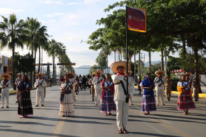 Participa SSPT en tradicional desfile de la Revolución Mexicana