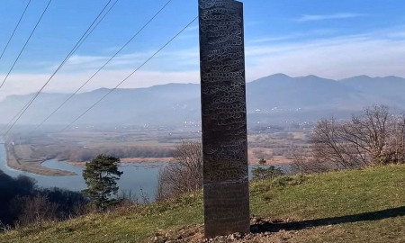Hallan nuevo monolito en Rumania similar al de Utah