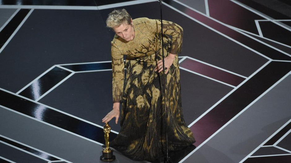 Detienen a sujeto que robó estatuilla a Frances McDormand