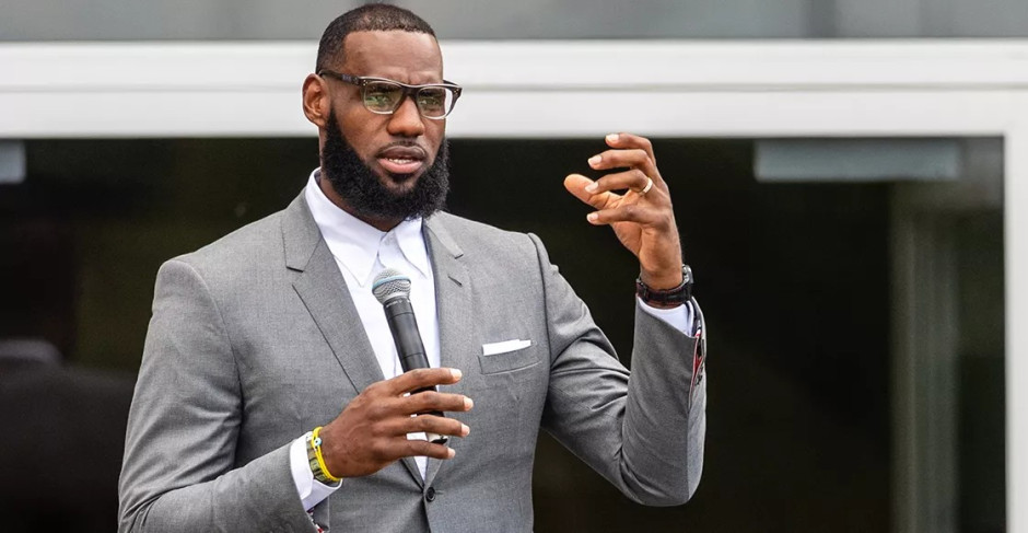 LeBron James ganará 22 mil pesos por segundo con los Lakers