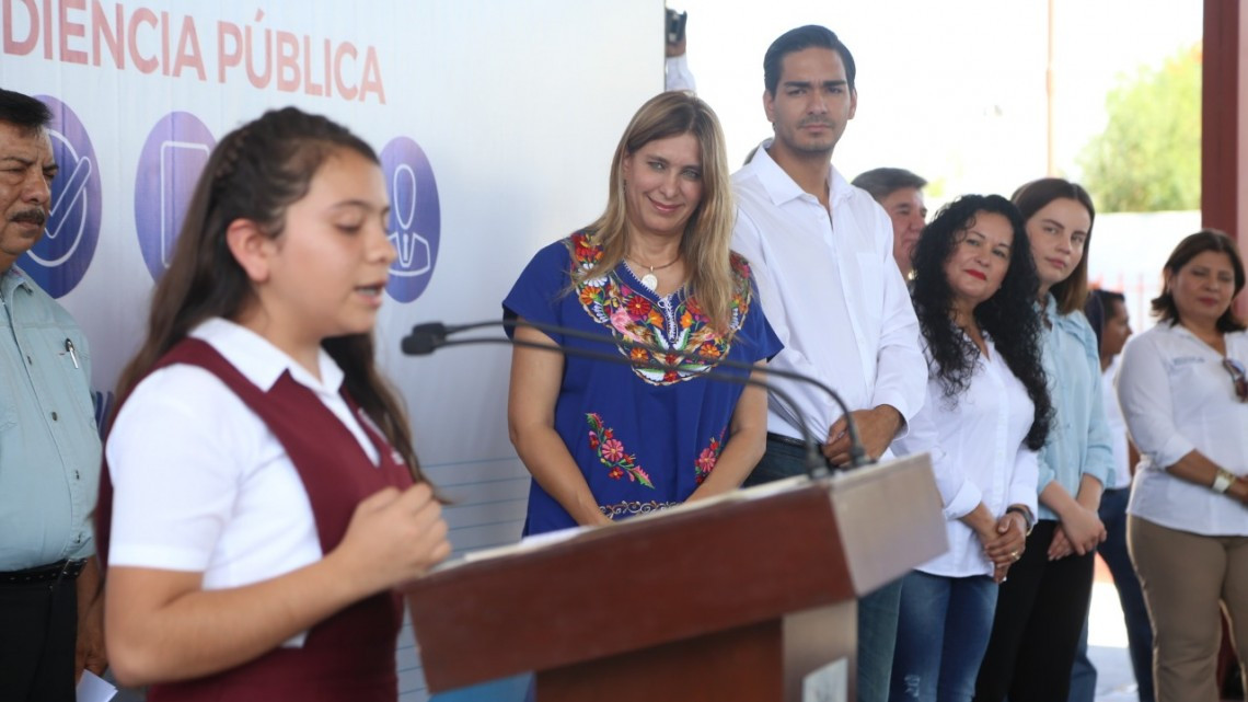 Benefician a 600 en audiencia pública en la Esfuerzo Nacional