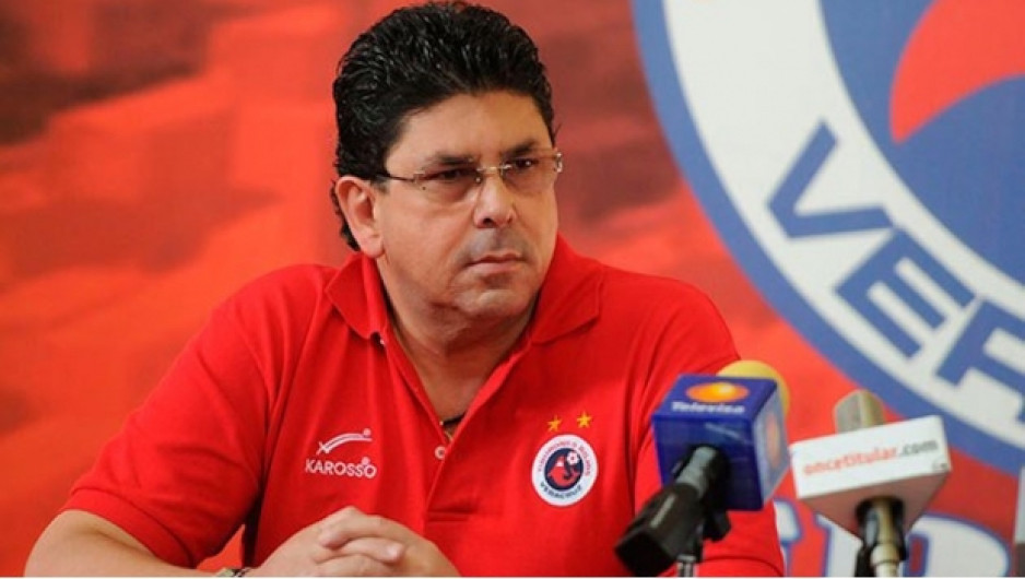 Kuri asegura que el gobierno de Veracruz quiere que tiburones descienda