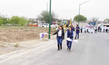 Ponen en marcha programa de banquetas en Miguel Alemán