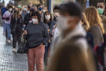 OMS alerta sobre alarmantes índices de contagio de coronavirus en Europa