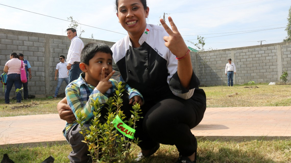 Gobierno de Tamaulipas reforesta y entrega tambos para agua en el CEREDITAM