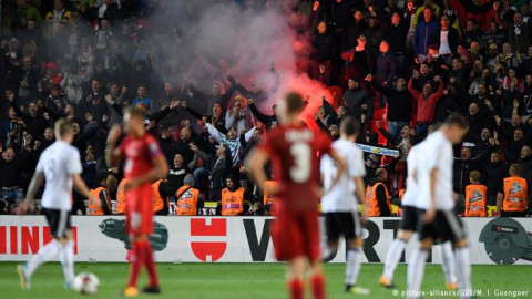 FIFA multa a Federación Rusa de Futbol por cantos discriminatorios