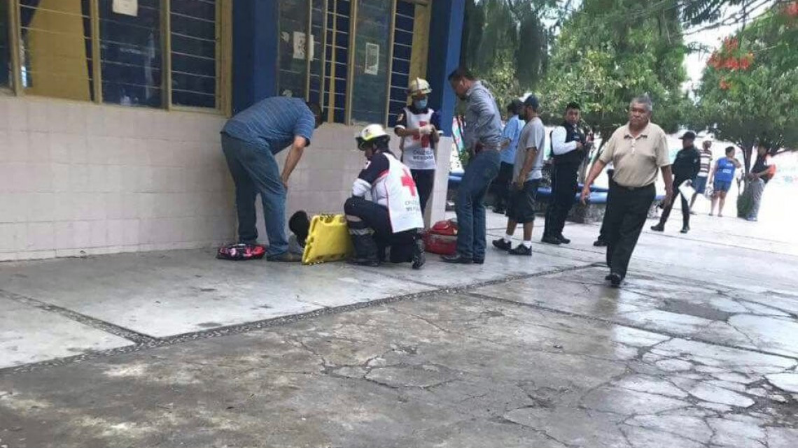 Balean a 5 estudiantes dentro de Prepa en Victoria
