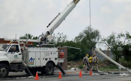 Tras afectaciones por tormenta, asegura CFE restableciendo del 100% del servicio en Nvo. Laredo
