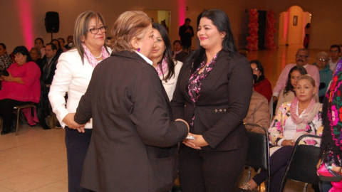 Mujer Ayúdame a Ayudarte A.C y DIF Municipal, presiden Primer Foro de Pacientes sobrevivientes de cáncer