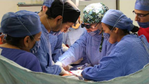 Extirpan por error ojo sano a un bebé en el IMSS