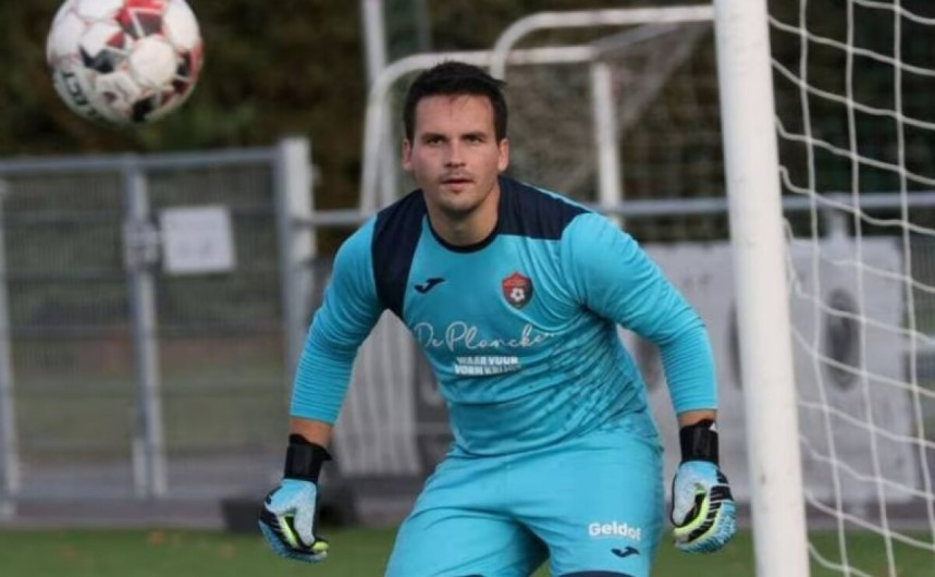 Muere Arne Espeel, portero de Bélgica, en pleno partido tras atajar un penal