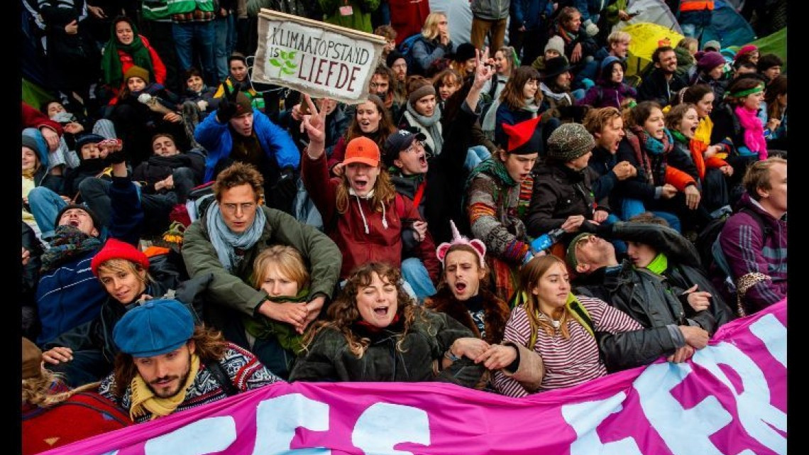  Ola de protestas en varios países del mundo en contra del cambio climatico