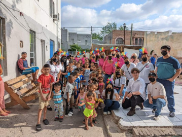 Entregan lo recaudado en Fundación Manos de María 