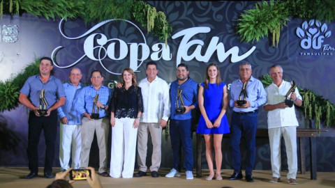 Premian Gobernador y Presidenta del DIF a ganadores de la “Copa Tam, Golf con Causa”