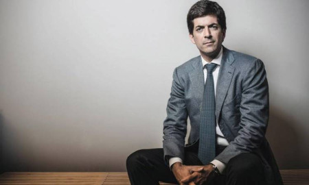 Emiten ficha roja contra Gonzalo Gil White