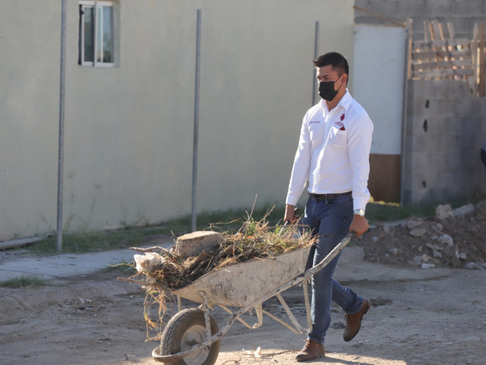 Se unen vecinos y gobierno para limpieza de los Olivos 1