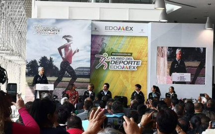  Secretaria de Cultura destaca “brazadas” de atleta ¡Sin brazos!