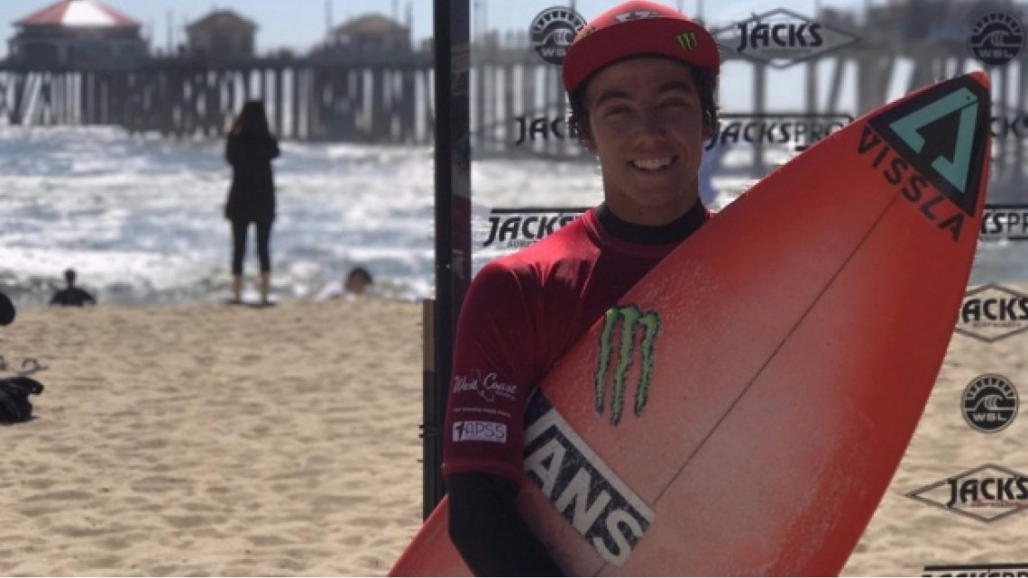 El mexicano Jhonny Corzo, campeón mundial de surf en Francia