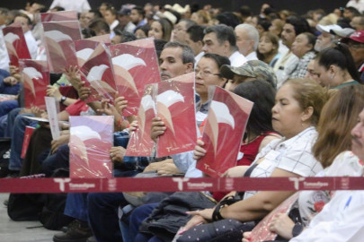 Consolida ITAVU seguridad jurídica: más de 3 mil familias recibieron escrituras en 2023