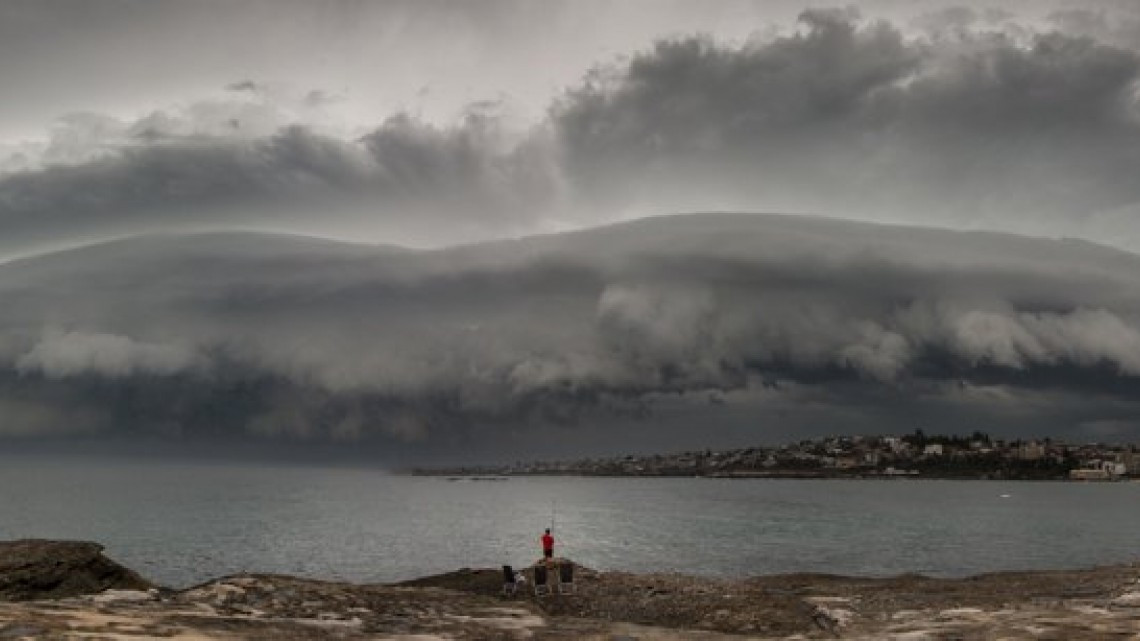 Nube “monstruo” sorprende a Australia