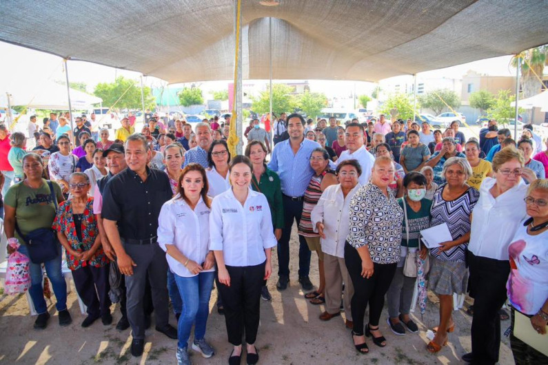 Atendieron Ayuntamiento y DIF a familias de colonia Fundadores 