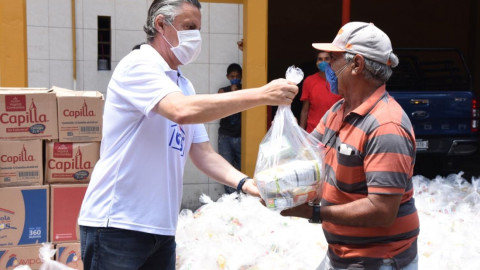 Inicia Chucho Nader entrega de 8,800 despensas a grupos vulnerables