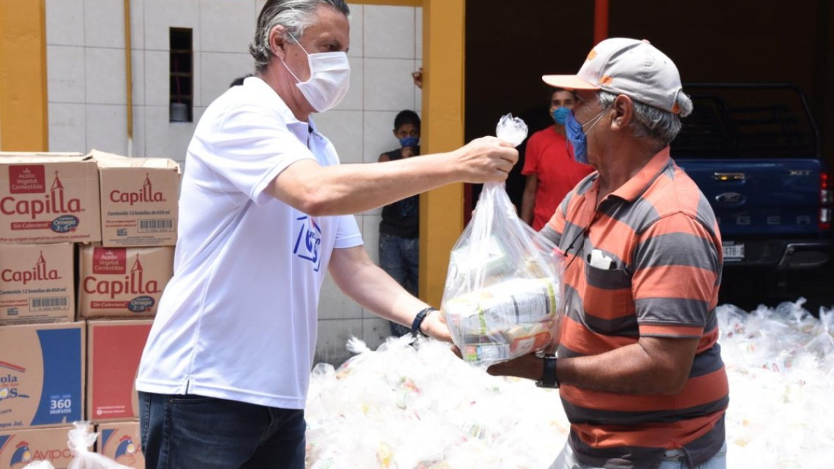 Inicia Chucho Nader entrega de 8,800 despensas a grupos vulnerables