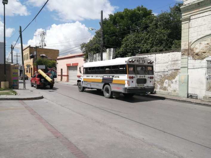 Restricciones en el transporte generan faltas y retardos de los trabajadores