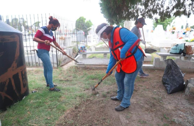 Panteones municipales listos para el 10 de mayo 