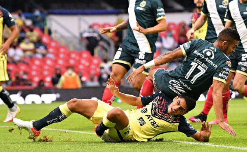 Operan con éxito a Santiago Naveda tras su lesión en el juego contra Puebla 