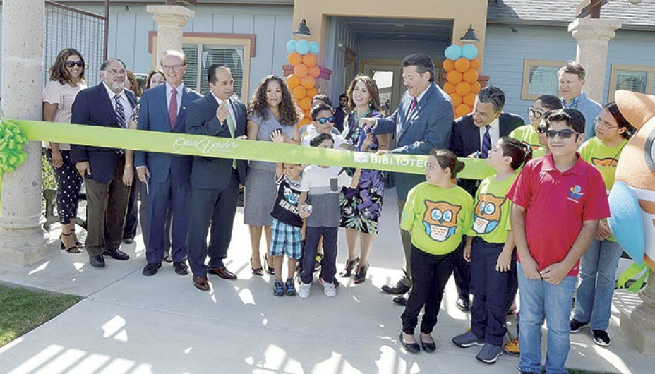 Inauguran en Laredo complejo de vivienda pública