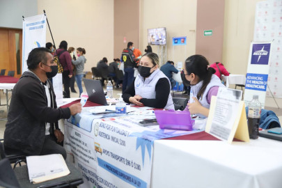 Aprovechan ciudadanos primera feria del empleo de la industria maquiladora 