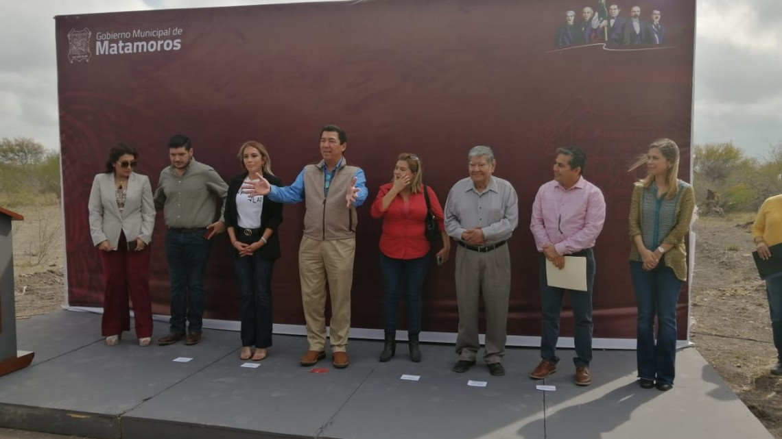 Alcalde Mario López hace entrega oficial de los primero lotes de la colonia STIRT