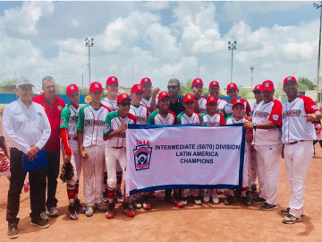 Little League felicitan a la Treviño Kelly por calificar a la SM Intermedia