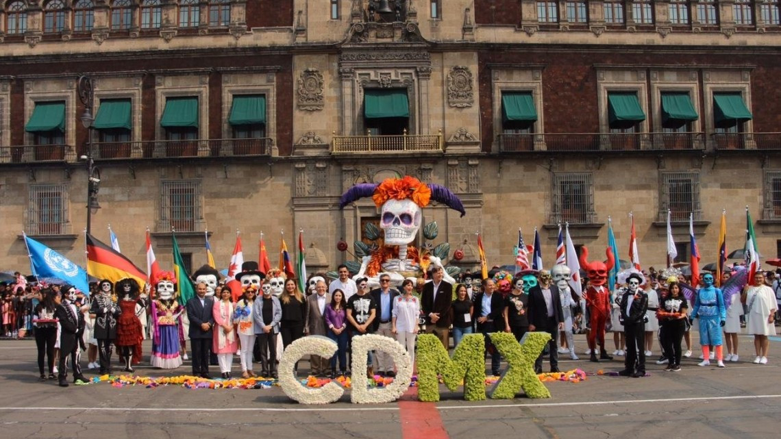 La CDMX se llena de color y tradición con el desfile del Día de Muertos