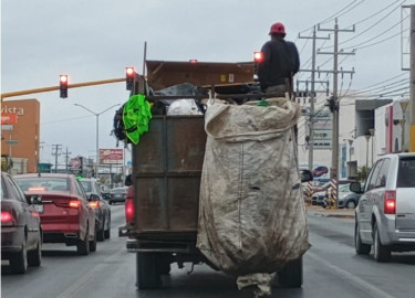 Supervisan que recolectores de basura cumplan con cuidado al medio ambiente