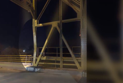 Cierran Puente de Río Hondo tras el choque de camión