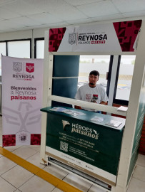 Instala Alcalde Carlos Peña Ortiz módulo de información en puente Reynosa-Hidalgo