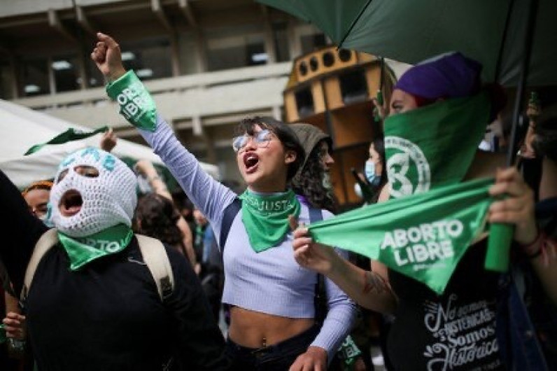 Despenalizan el aborto en Colombia hasta la semana 24 de embarazo