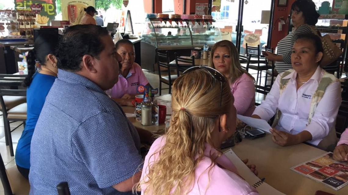 Mujeres prestadoras del servicio de transporte escolar, buscan obtener concesiones