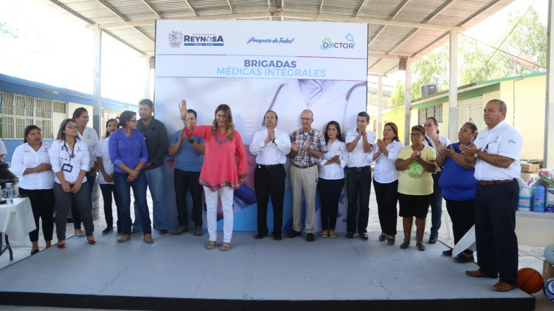 Maki entrega beneficios y convive con Colonia Marte R. Gómez