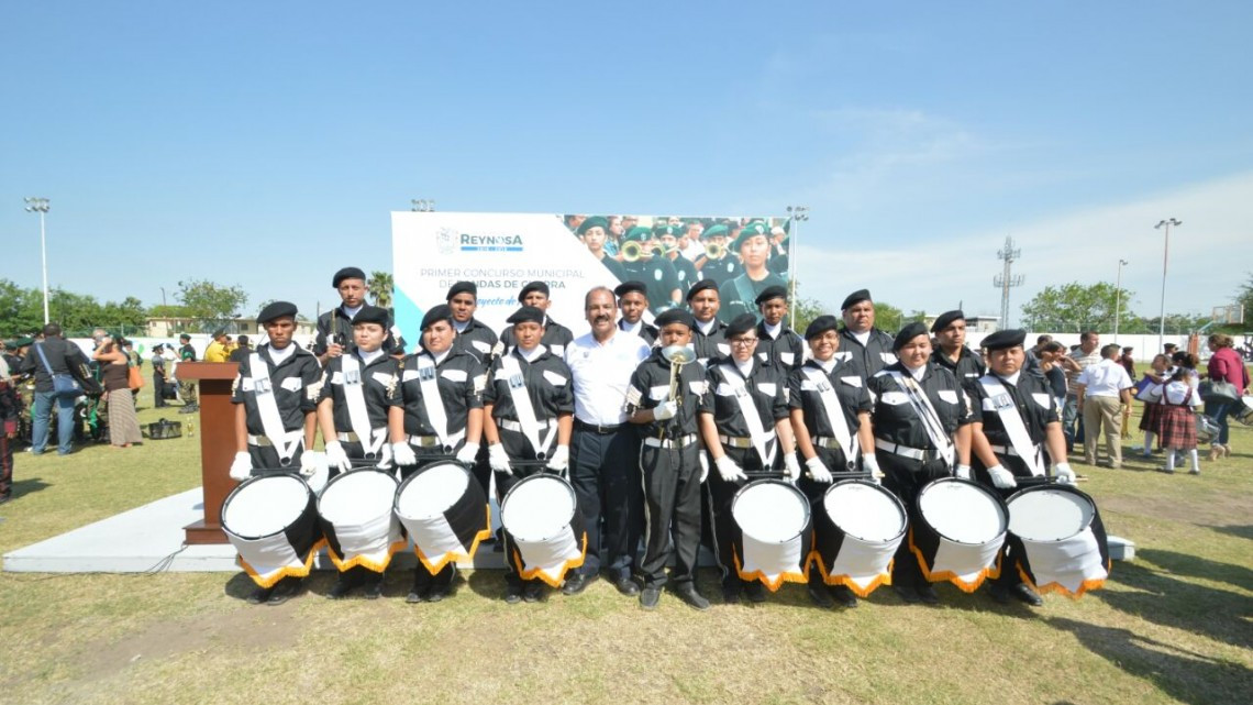 Compiten 20 Bandas de Guerra en Concurso Municipal
