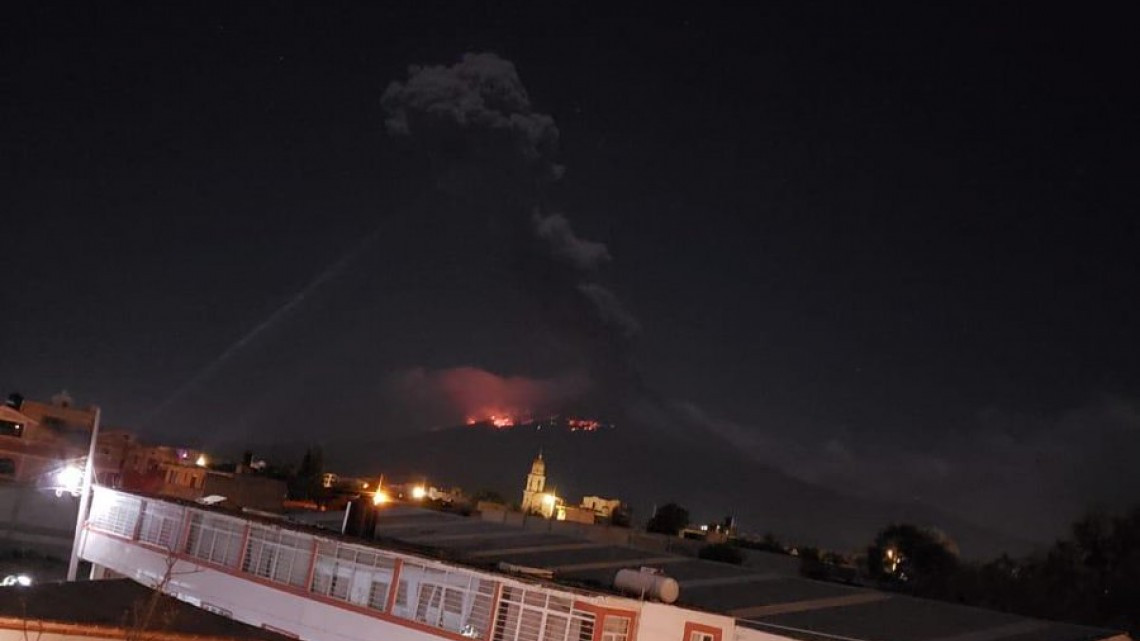La fuerte explosión del Popocatépetl