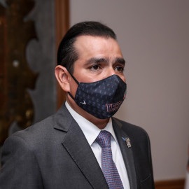 Logra Rivas extiendan horario de carril Sentri