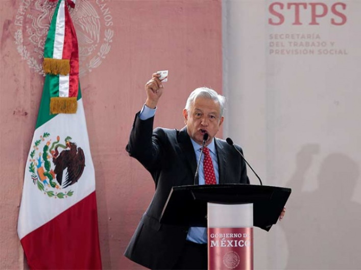 Gasolina, apoyo a jóvenes, todo esto y más en la conferencia matutina de AMLO