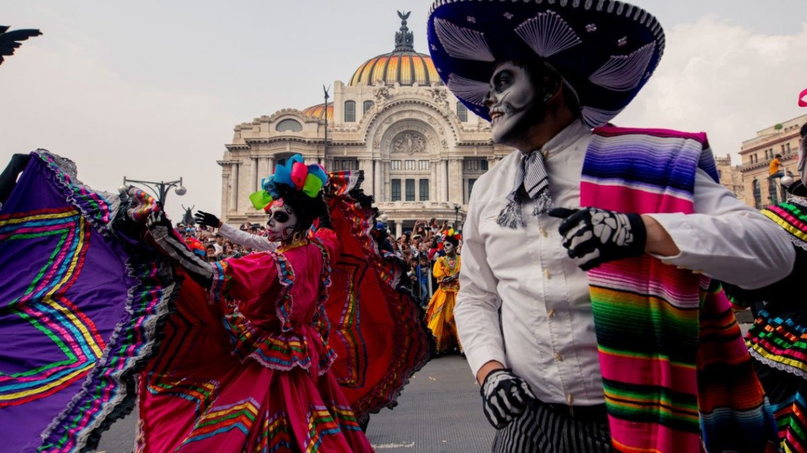 La CDMX se llena de color y tradición con el desfile del Día de Muertos